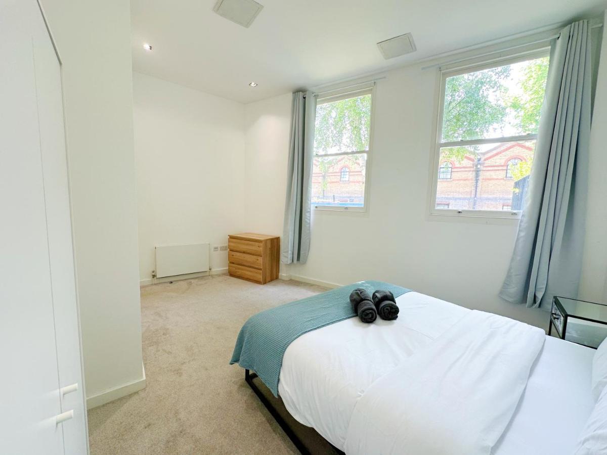 Portobello Dock Canalside Apartment Лондон Экстерьер фото